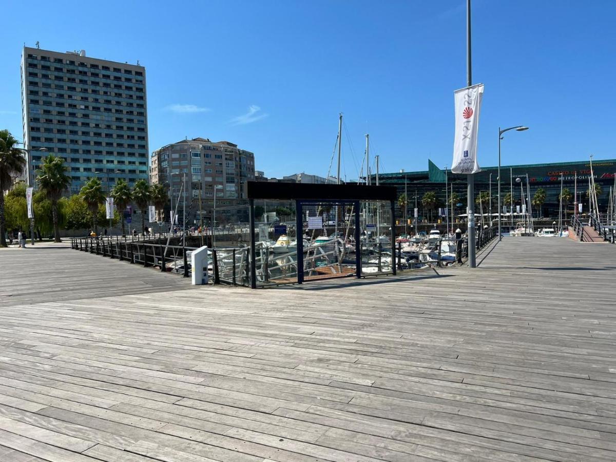 Hotel Casa Flotante En El Puerto De Vigo - Different Charter Exteriér fotografie